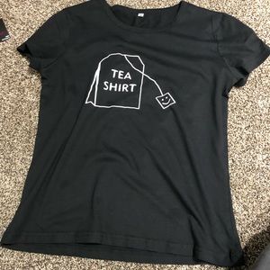 A cute T-shirt with a meme on it